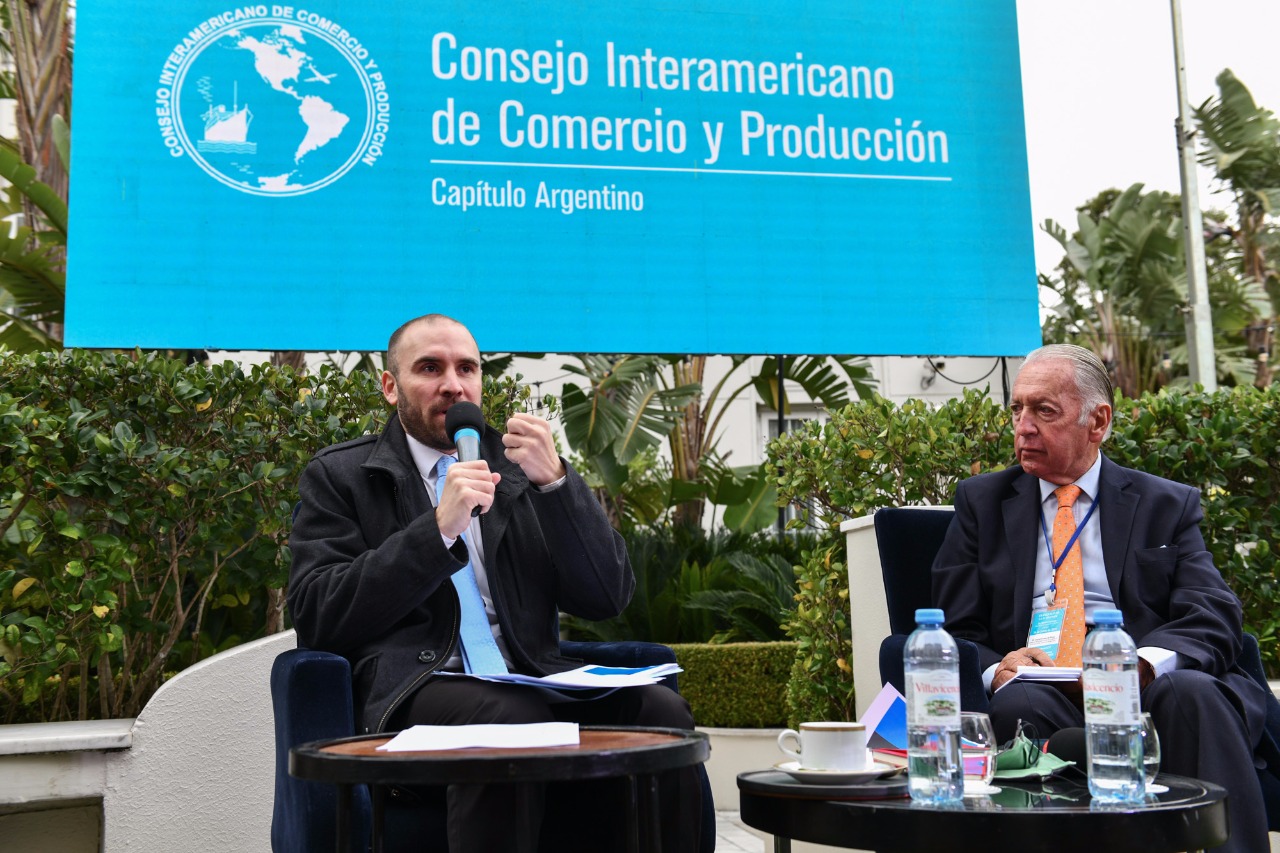 “Para tranquilizar la economía, las exportaciones deben crecer en forma sostenida”