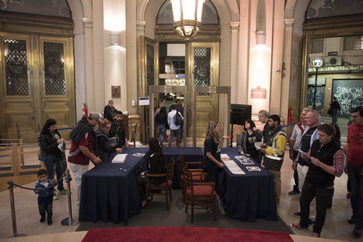 El flujo de visitantes fue incesante entre las 20 horas y las 3 de la madrugada.