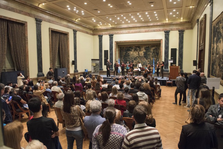 Clima distendido y buena acústica en el Primer Piso para escuchar a Orquesta de Cámara Juvenil de Buenos Aires
