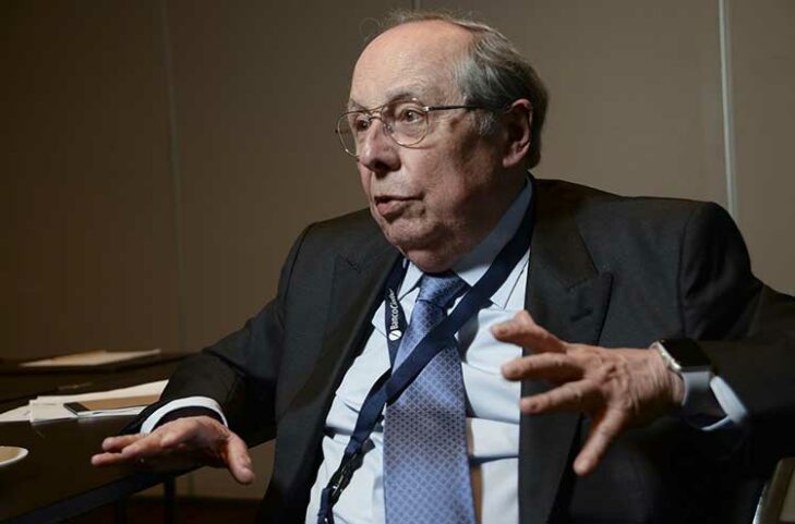 “La bimonetariedad podría generar una corrida contra el Peso”