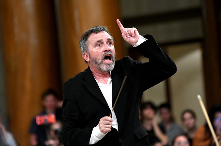 Roberto Luvini: 3 décadas de música junto a la Bolsa