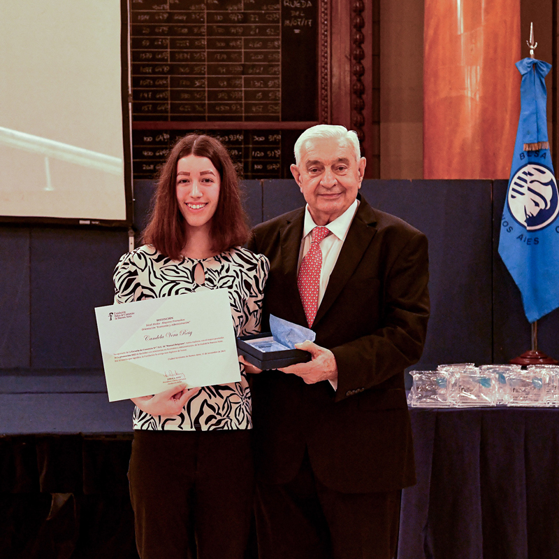 Premio a la excelencia académica