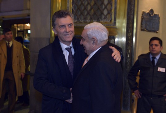 El titular de la BCBA, Adelmo Gabbi, recibió al Presidente de la Nación, Mauricio Macri, en el acto central del 162° Aniversario de la entidad bursátil.